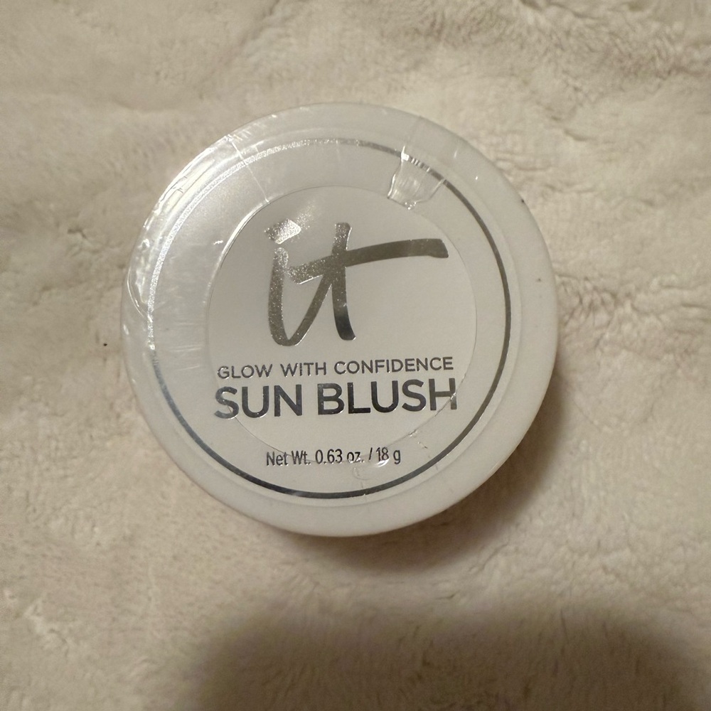 IT Cosmetics Glow With Confidence Sunlit 10 Blush